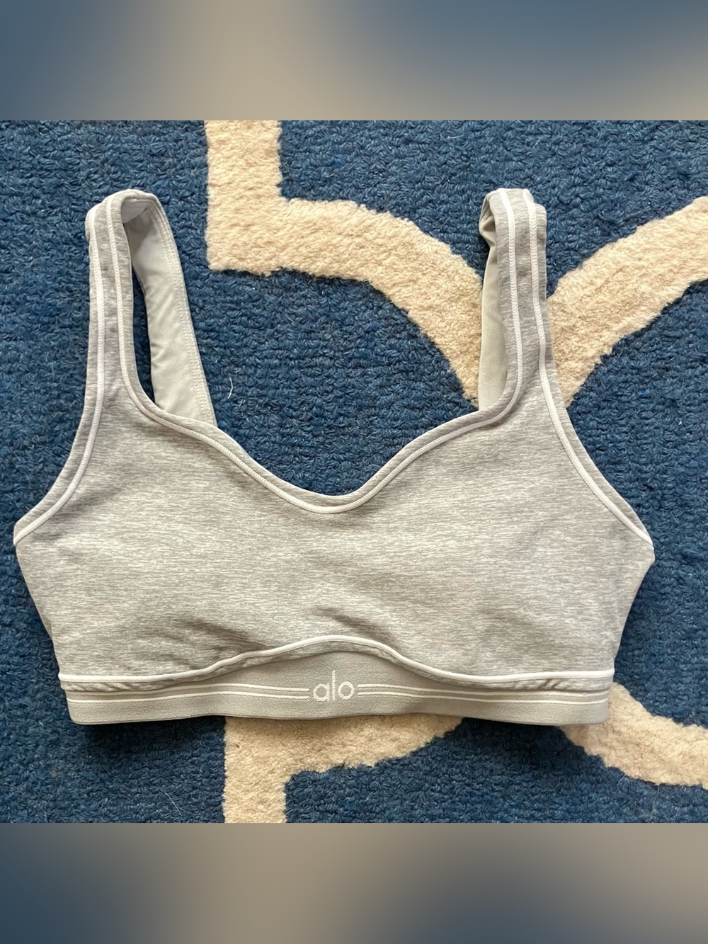 Alo Yoga Alosoft Heart Throb Bra - Picture 2 of 7
